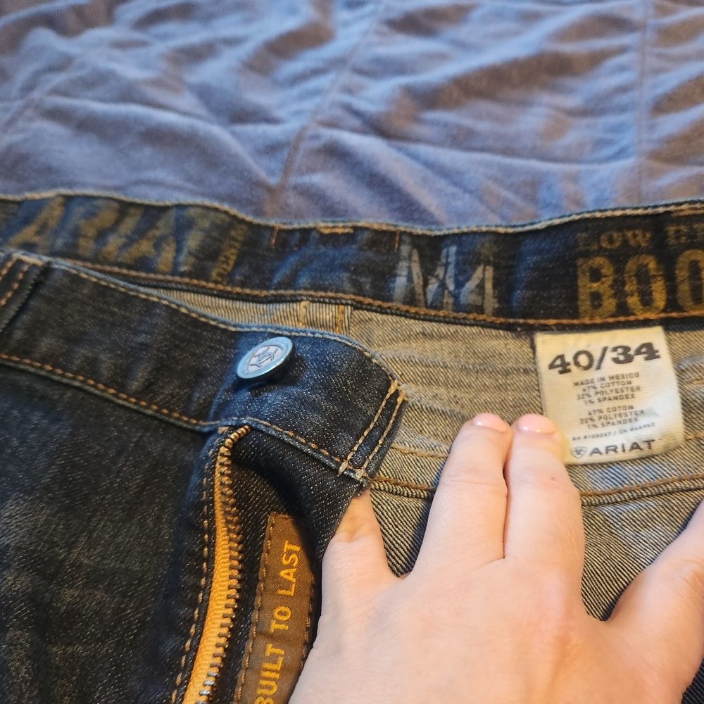 NWOT Ariat jeans - Picture 2 of 3